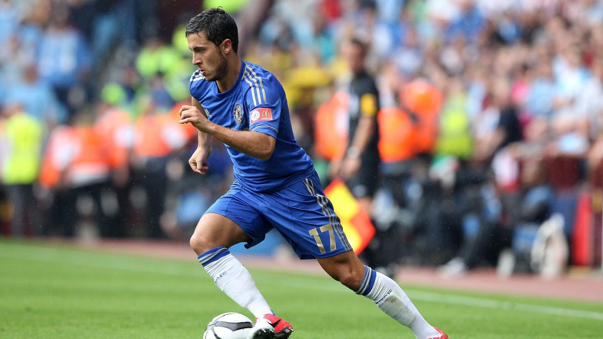 英雄联盟全球总决赛，巅峰对决引爆电竞狂潮，中国战队再创辉煌